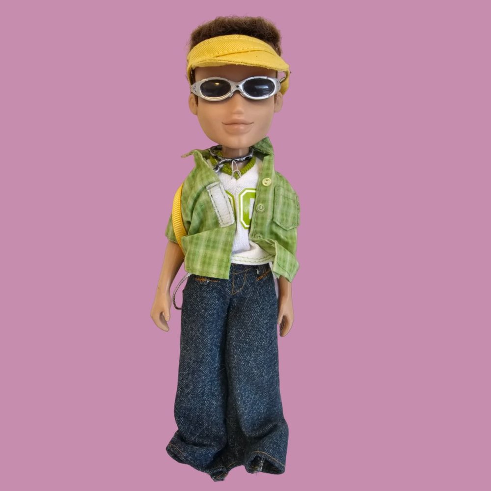 MGA Entertainment Bratz Boyz Dylan Doll Jeans Top Visor Hat Sunglasses Backpack